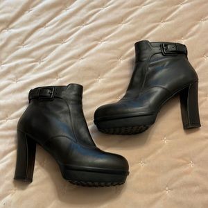 Tod’s ankle booties